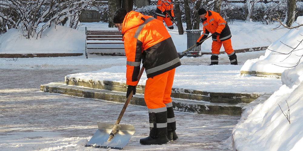 Car Park Gritting Services by Landscape Avenue Gritting