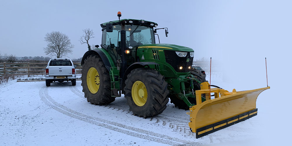 24-Hour Emergency Gritting & Salting Service for Milton Keynes, Buckinghamshire & Northampton, Northamptonshire